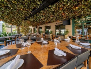 Breakfast, lunch and dinner served  - Mercure Sao Paulo Ibirapuera Privilege (São Paulo)