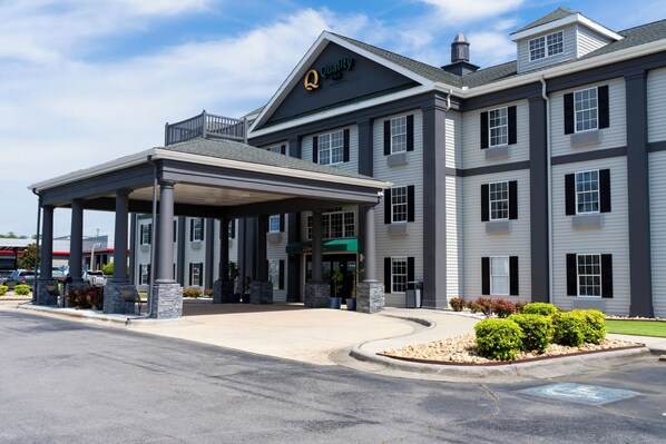 Front of property - Quality Inn Rome South (Rome)