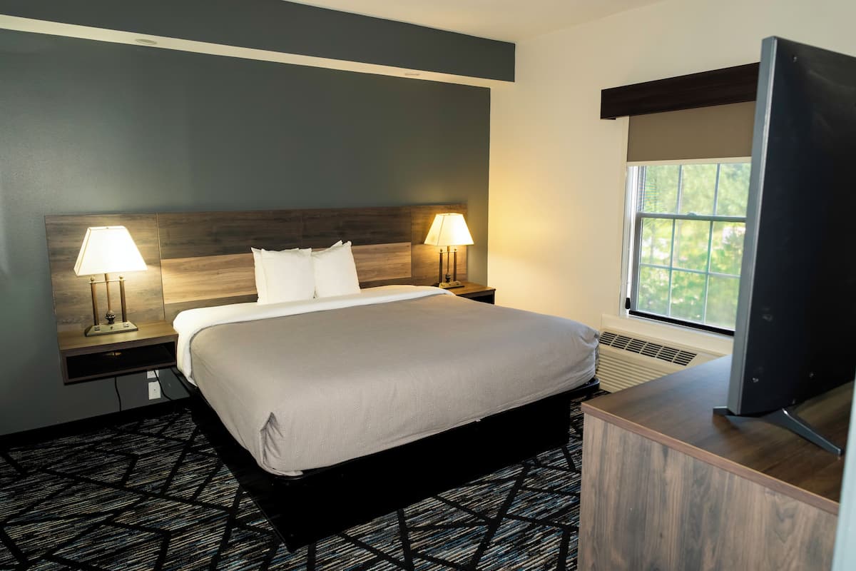 Desk, iron/ironing board, free WiFi, bed sheets
