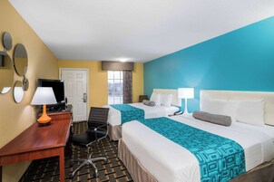 Tabla de planchar con plancha, wifi gratis y ropa de cama 