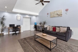 Lobby - Baymont by Wyndham Brunswick GA (Brunswick)