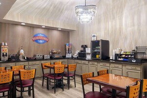 Free daily continental breakfast