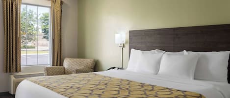 Colchones con pillow-top, escritorio y cortinas blackout