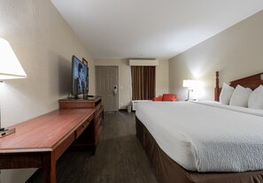 Escriptori, cortines opaques i habitacions insonoritzades 