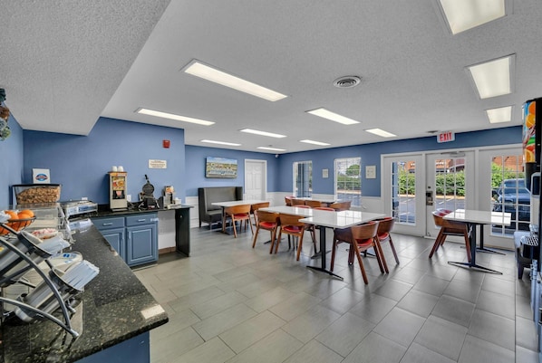 Free daily continental breakfast