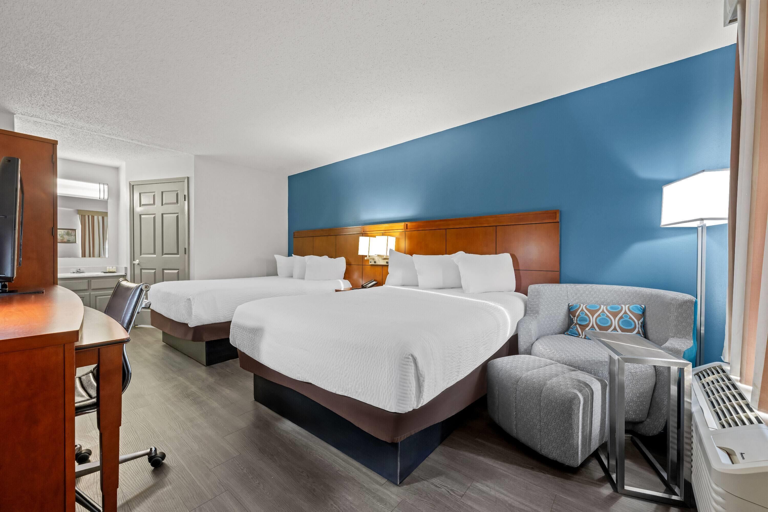 ห้องสแตนดาร์ด, เตียงใหญ่ 2 เตียง, ปลอดบุหรี่ | โต๊ะทำงาน, ห้องเก็บเสียง, เตารีด/โต๊ะรีดผ้า, Wi-Fi ฟรี