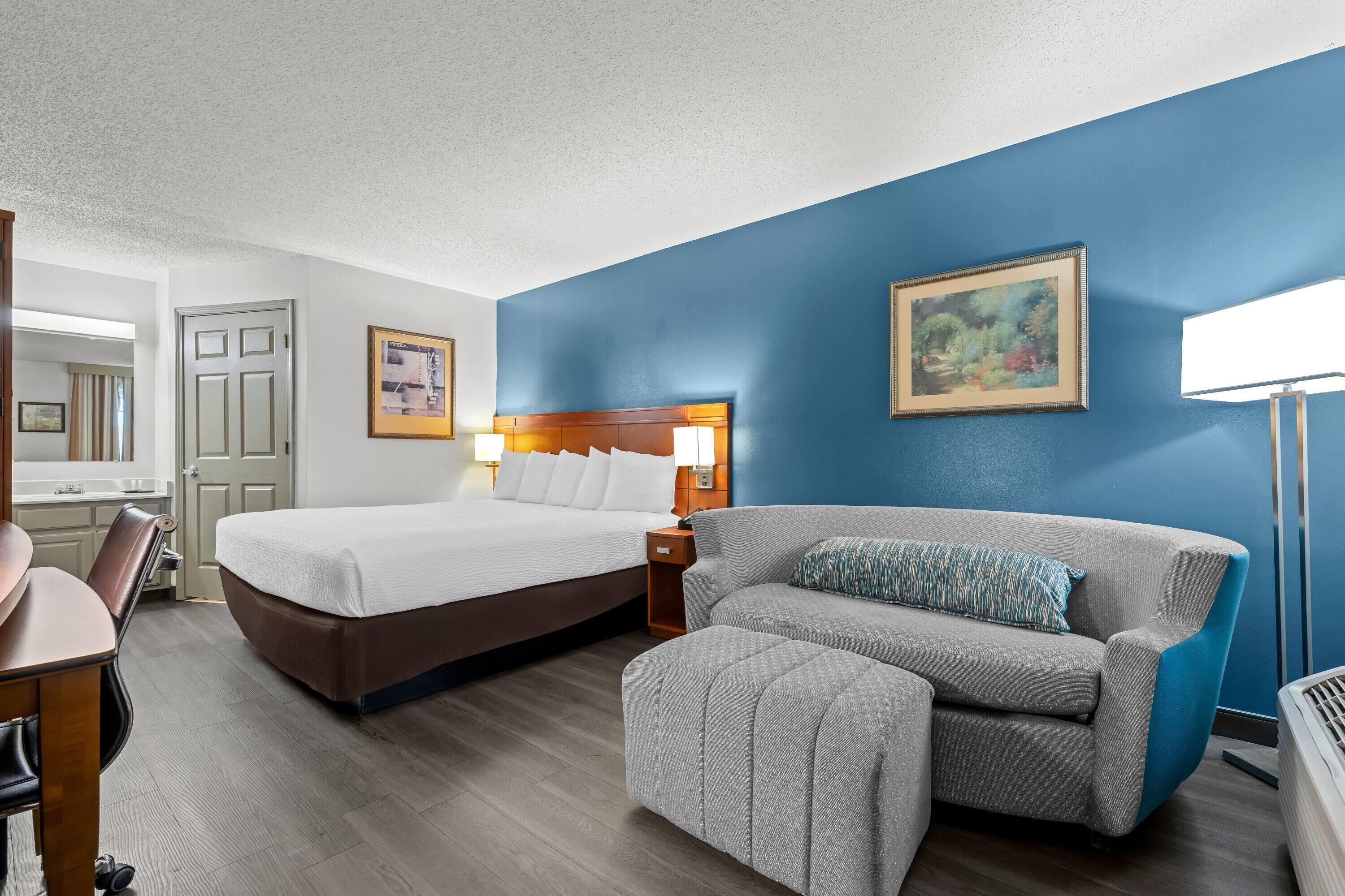 โต๊ะทำงาน, ห้องเก็บเสียง, เตารีด/โต๊ะรีดผ้า, Wi-Fi ฟรี