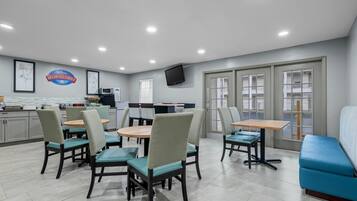 Café da manhã continental grátis todos os dias