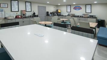 Free daily continental breakfast