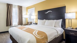 Room, 1 Katil Raja (King), Accessible, Non Smoking | Peralatan tempat tidur premium, tilam berlapik, peti besi dalam bilik 