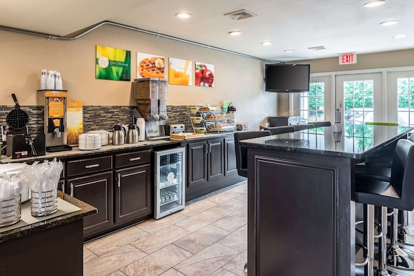 Free daily self-serve breakfast