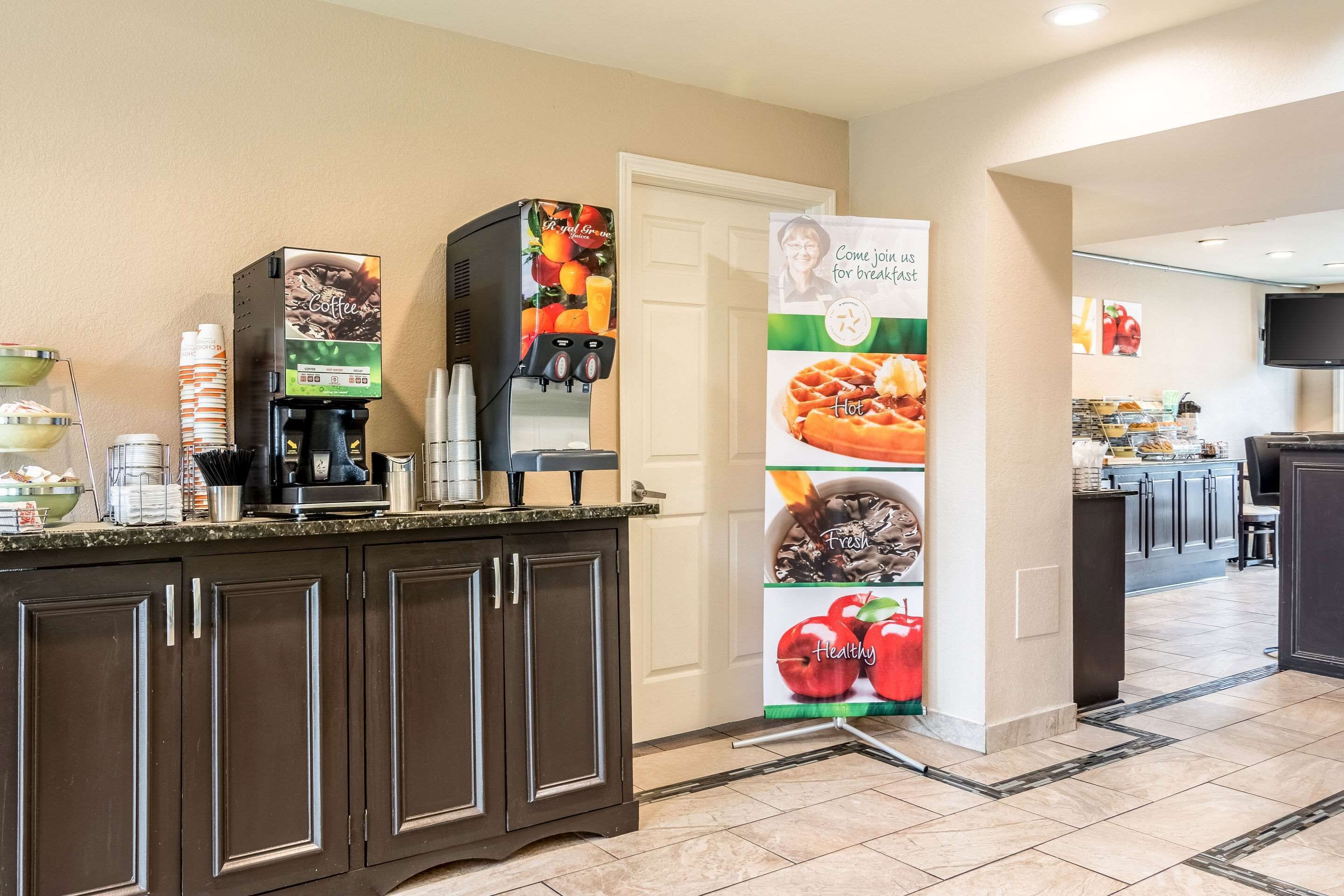 free daily self-service breakfast