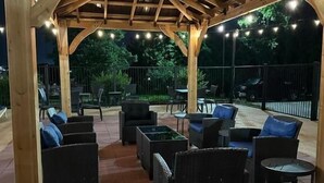 Tempat makan luar
