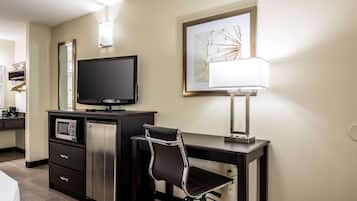 Standard Room, 1 King Bed, Non Smoking | Premium bedding, pillowtop beds, in-room safe, desk