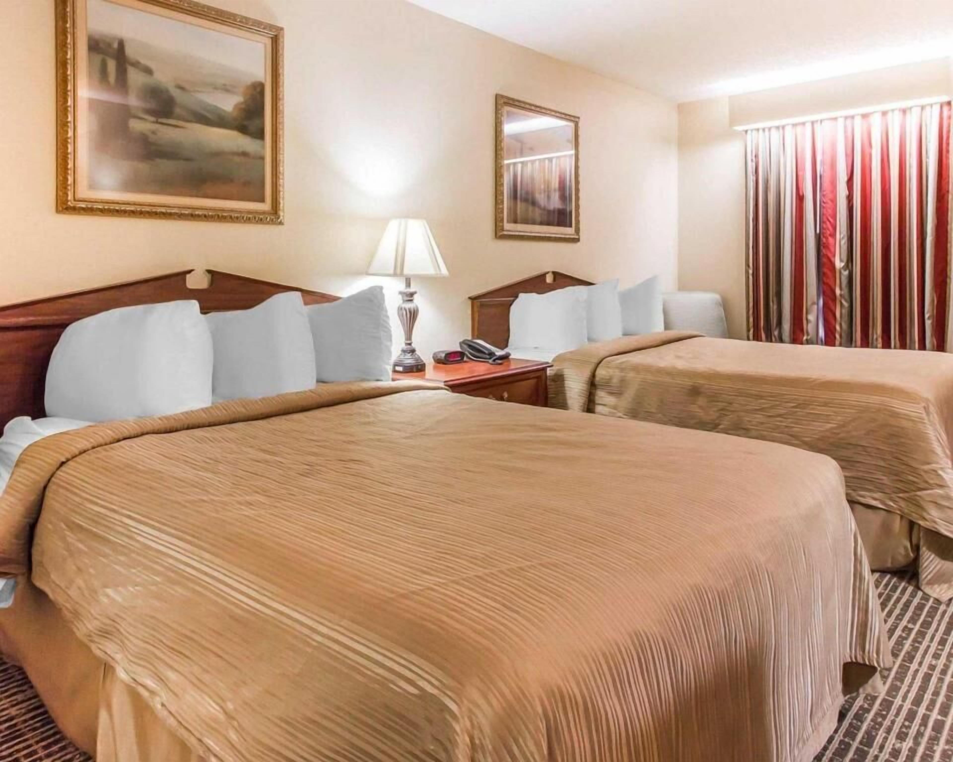 Ropa de cama de alta calidad y camas con pillow-top 