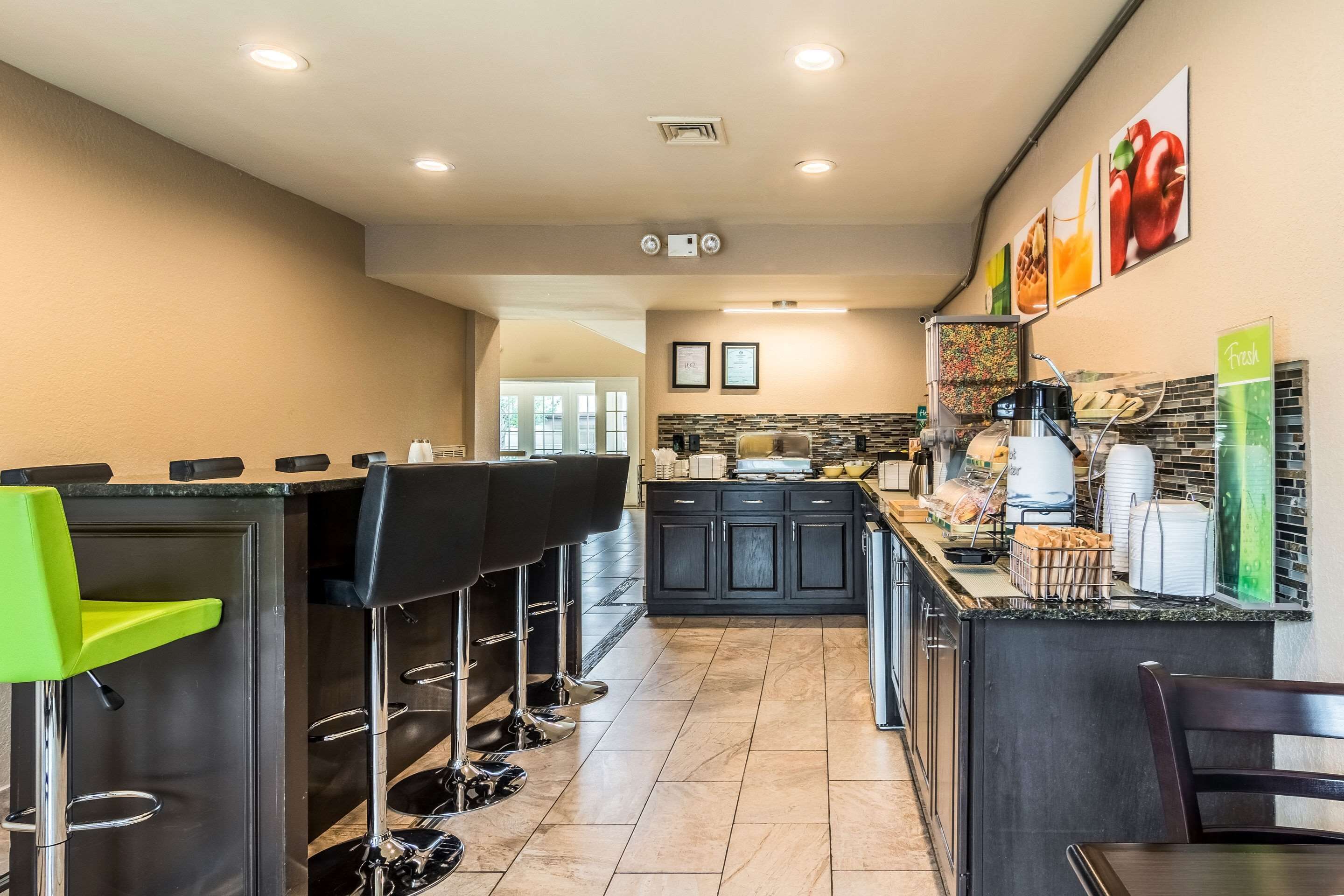 free daily self-service breakfast