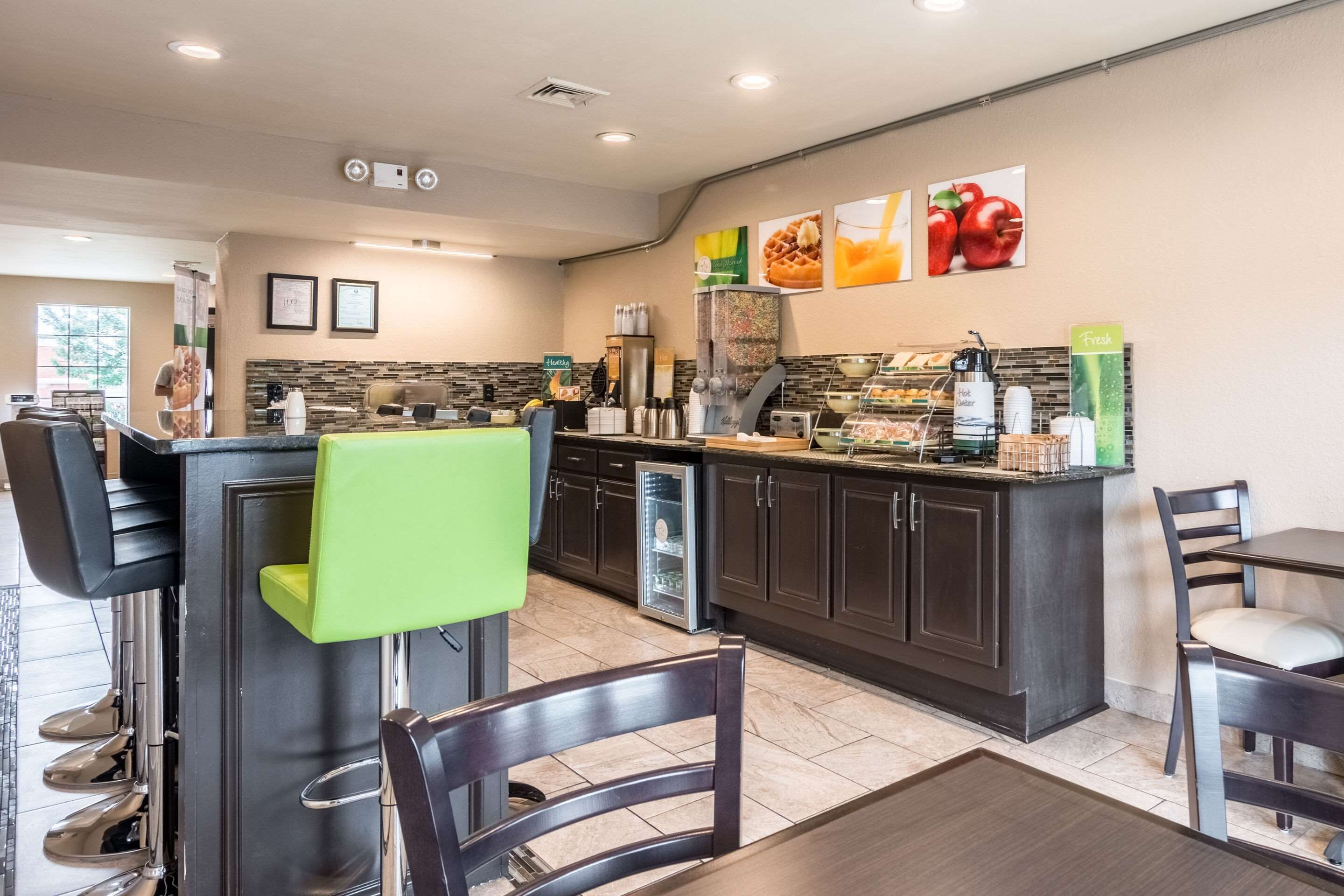 free daily self-service breakfast