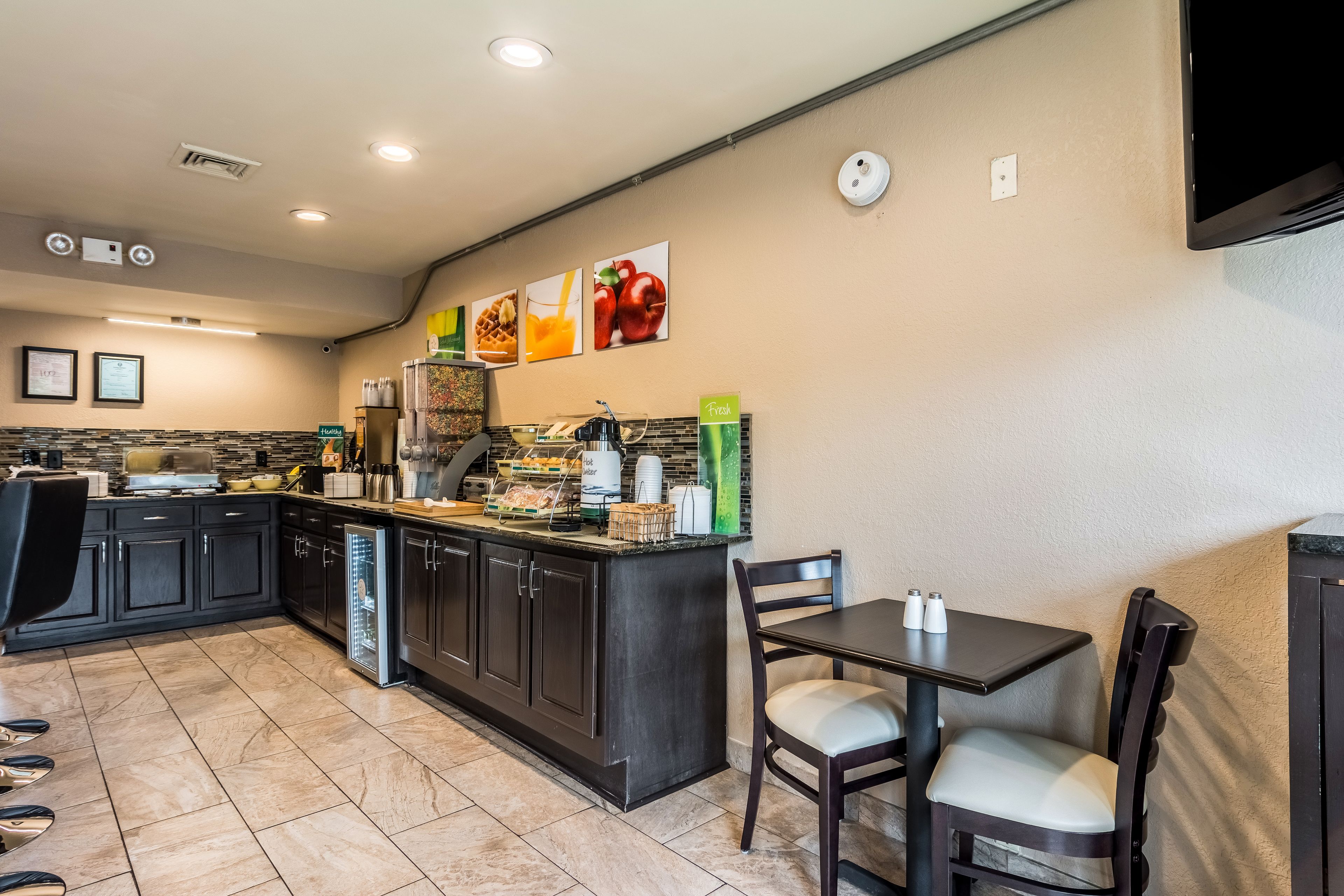 free daily self-service breakfast