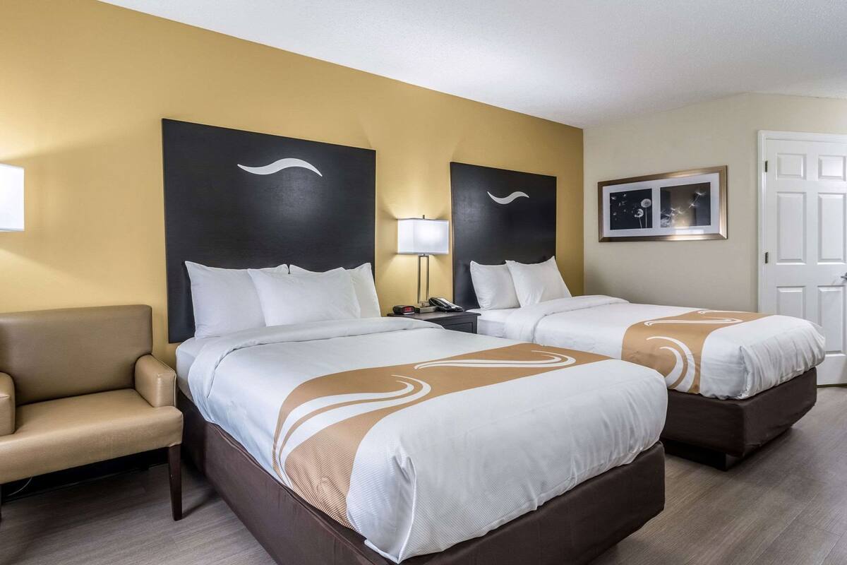 Ropa de cama de alta calidad y camas con pillow-top