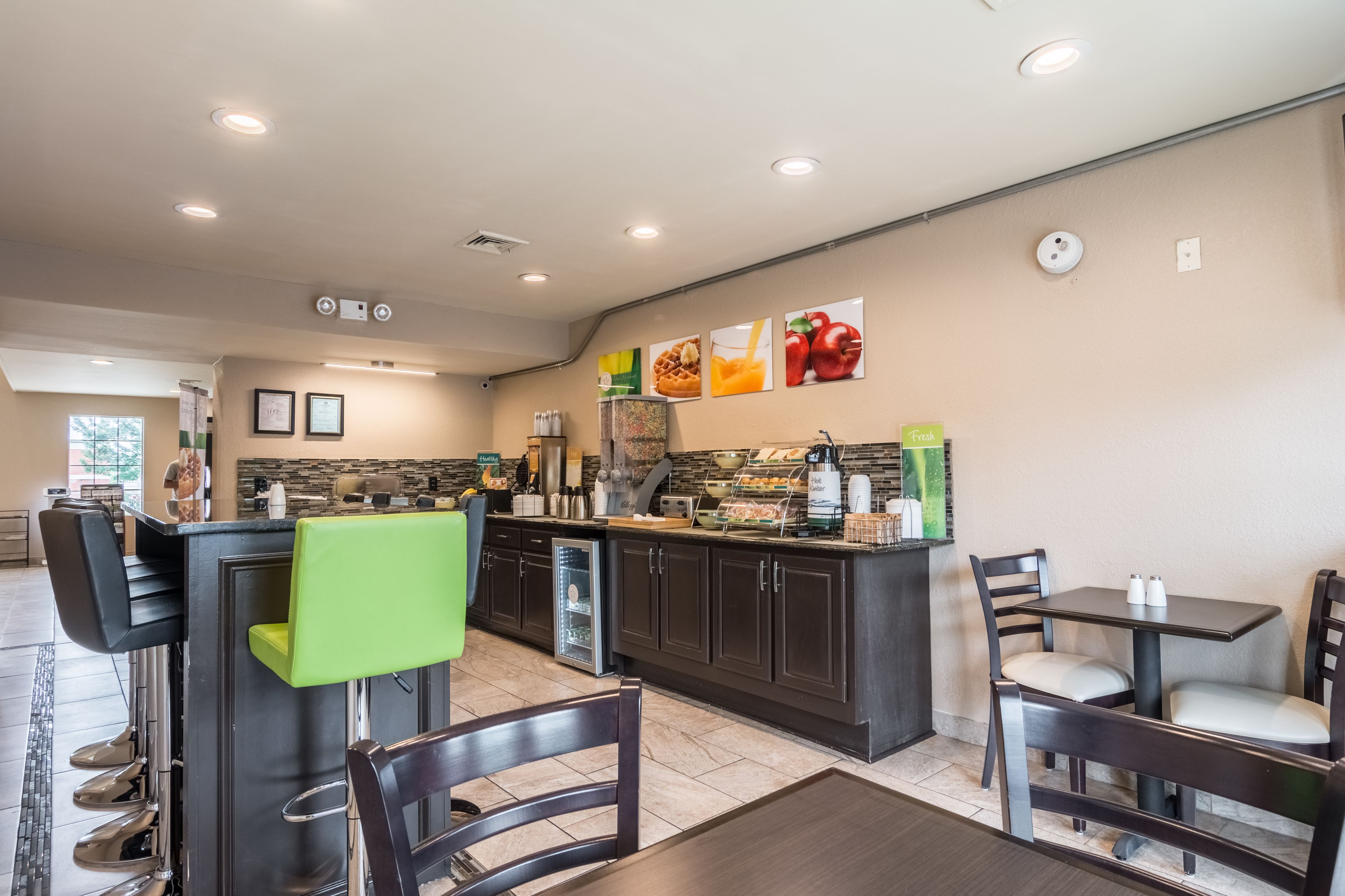 free daily self-service breakfast