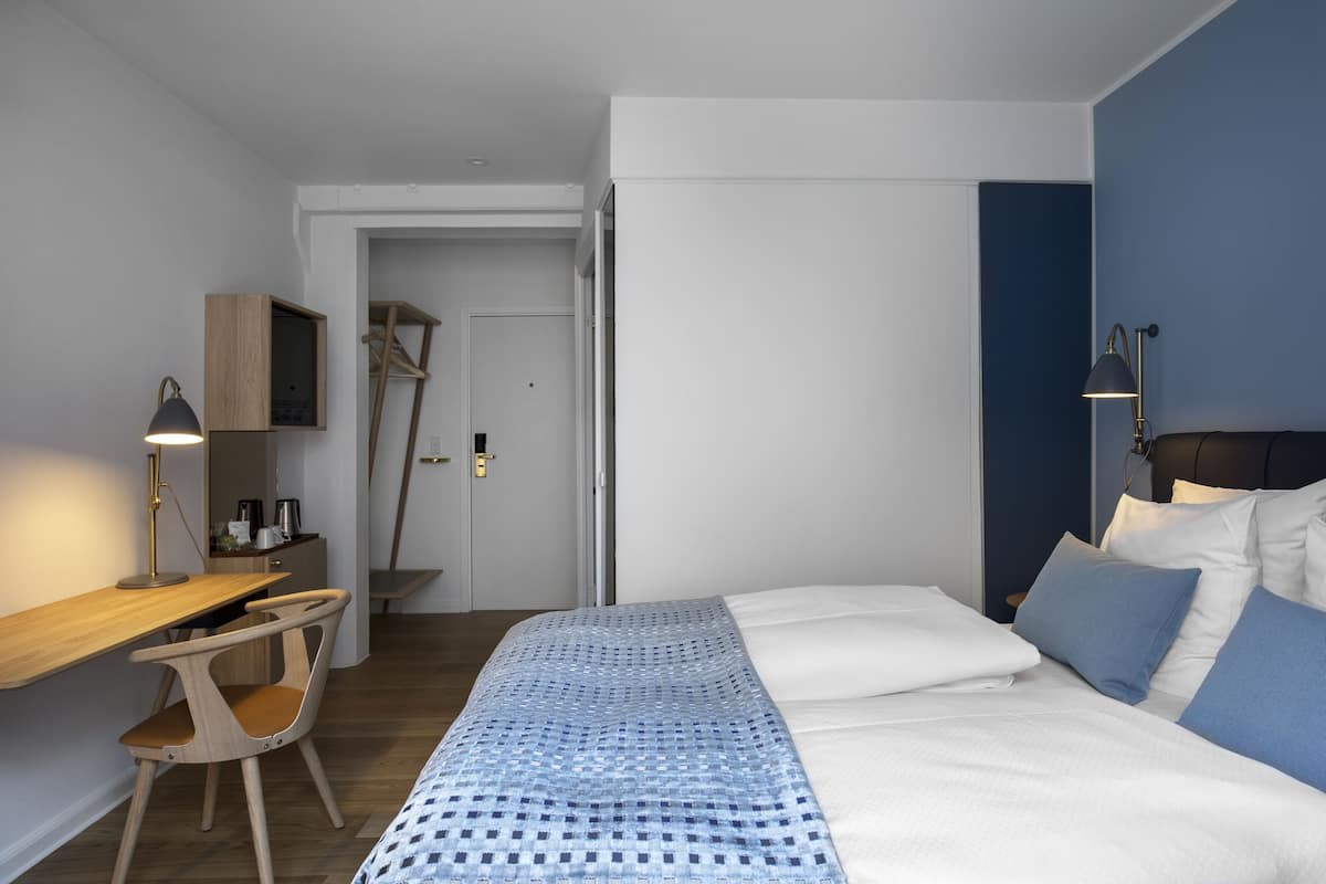 Superior double room with a double bed or twin beds | Hypo-allergenic bedding, minibar, in-room safe, desk