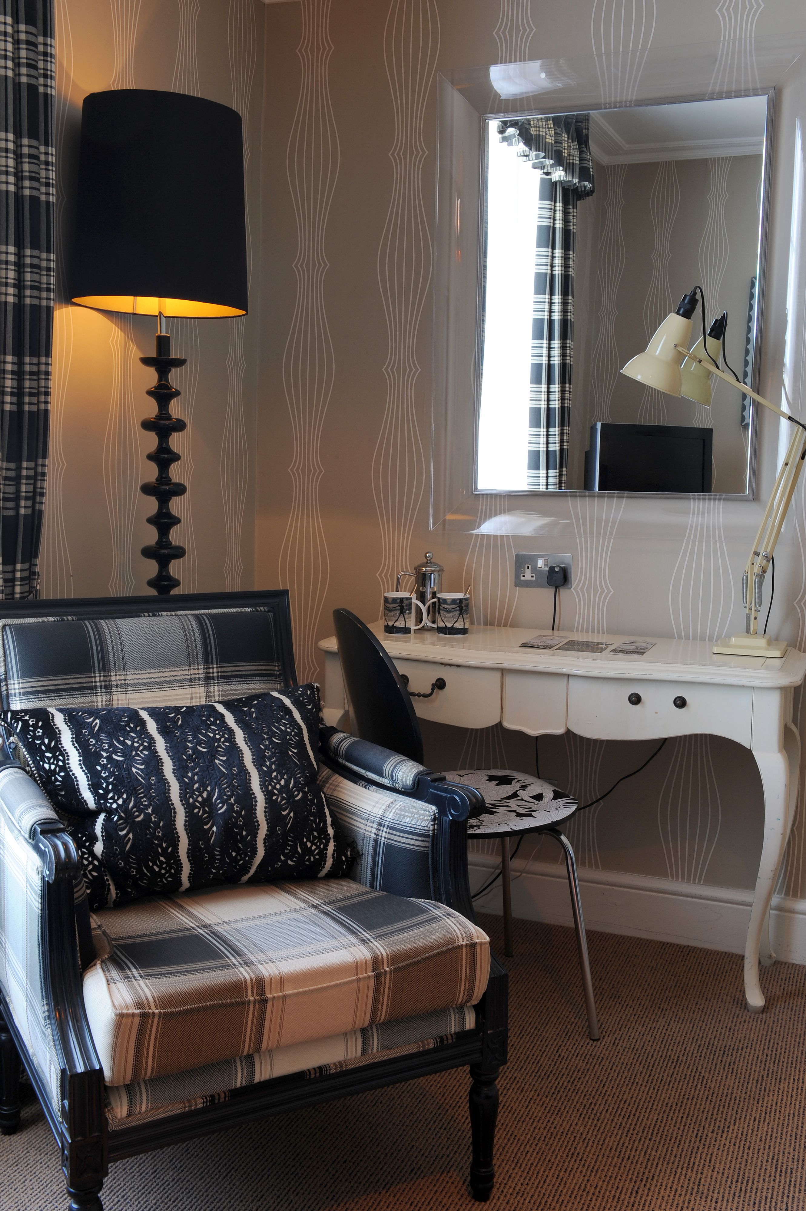 signature superior rooms | living area | flat-screen tv