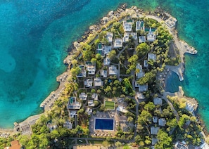 Aerial view - Minos Beach Art Hotel, a Member of Design Hotels (Agios Nikolaos)