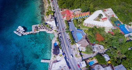 Casa del Mar Cozumel Hotel & Dive Resort with Beach Club access included