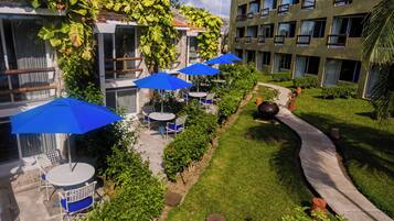 1 bedroom, premium bedding, down duvets, laptop workspace