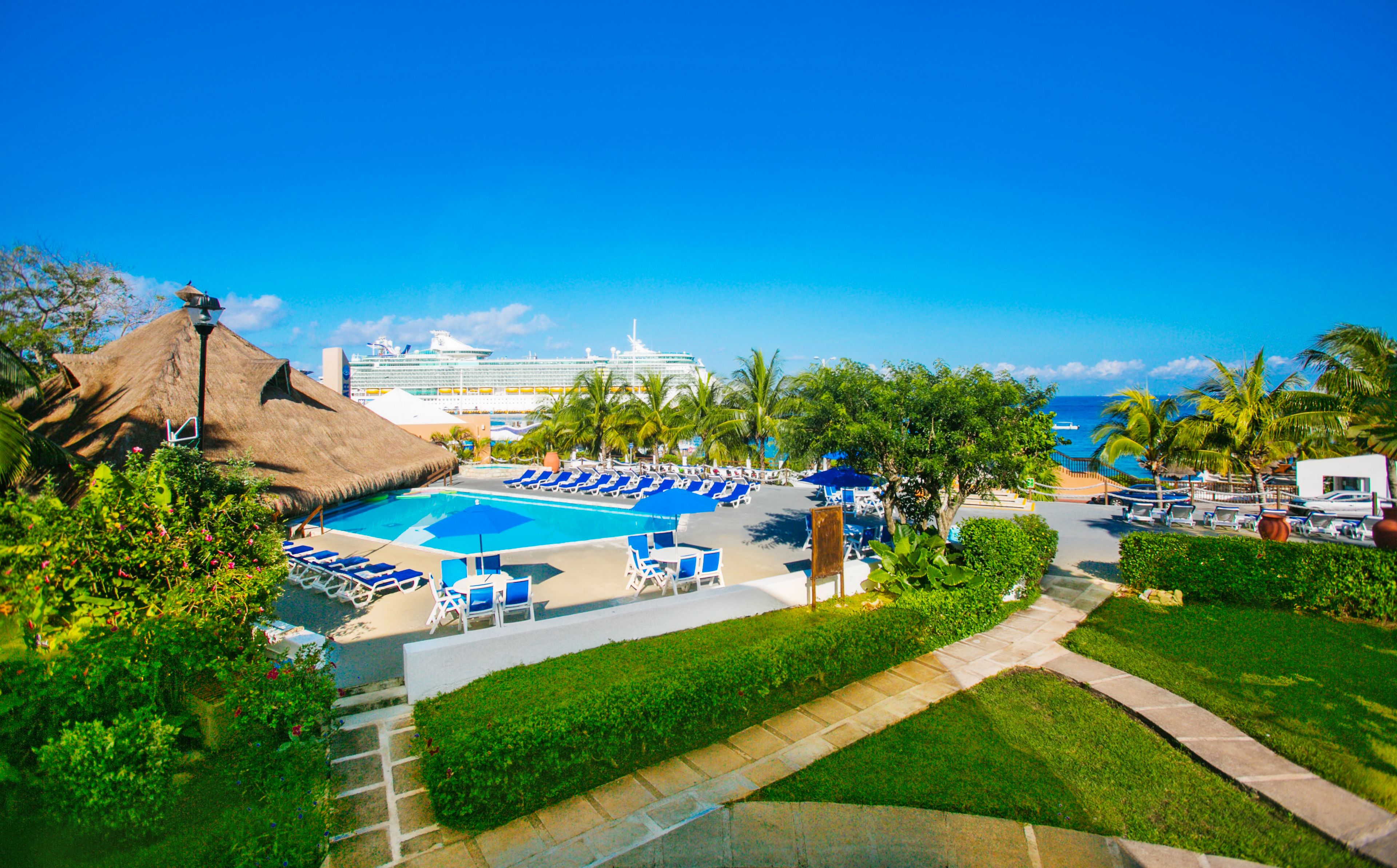 Photo - Casa del Mar Cozumel Hotel & Dive Resort with free access to an exclusive beach club