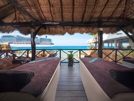 Sauna, hot tub, body treatments, hydrotherapy, beach massages