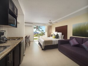 Deluxe Room, Garden View (Expedia Rate) | Premium bedding, in-room safe, desk, blackout curtains