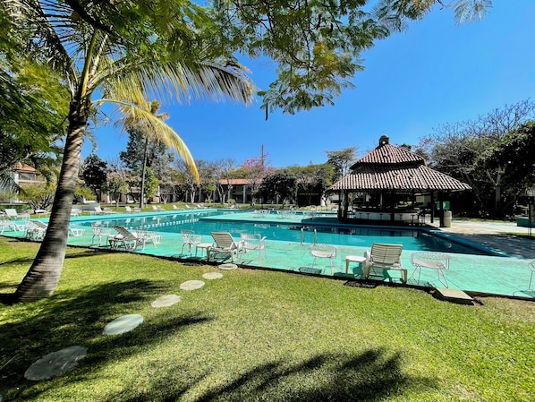 Poolside bar