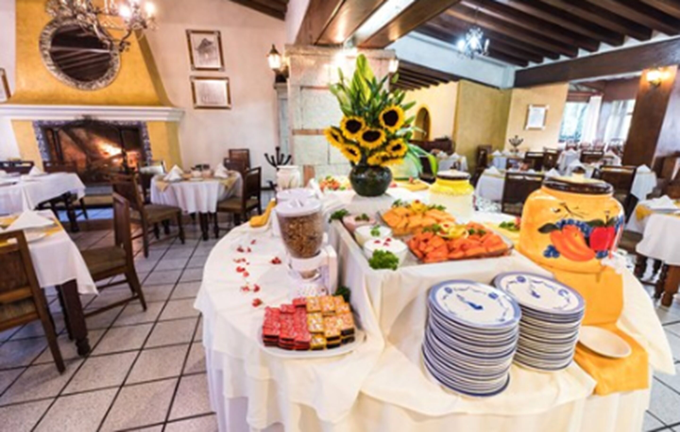 daily continental breakfast (mxn 130 per person)