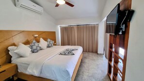 Supreme King Partial Ocean view + hammock