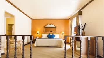 Suite ejecutiva, 1 cama King size y sofá cama | Ropa de cama de alta calidad y edredón