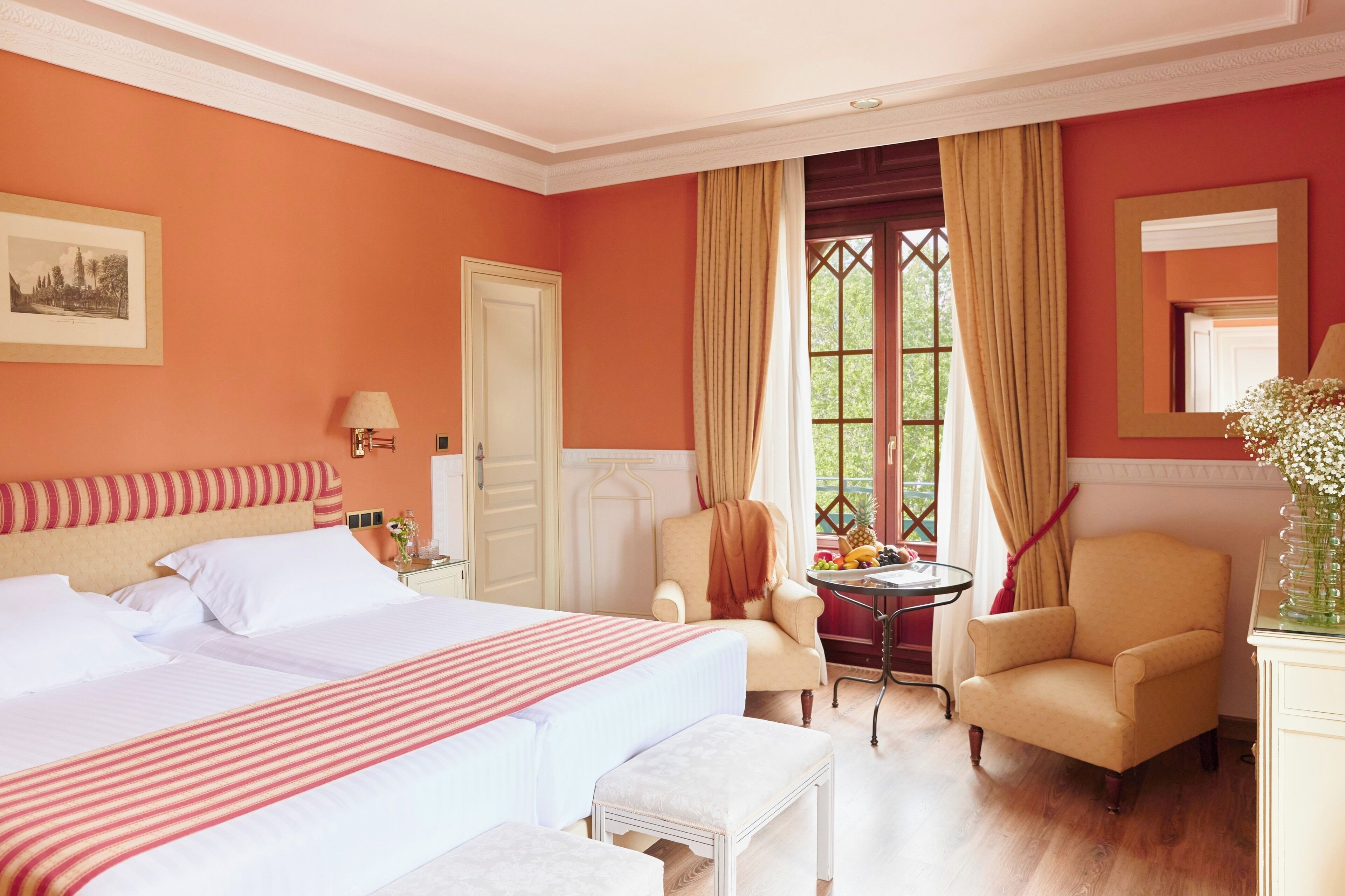 Classic Double Room | Hypo-allergenic bedding, in-room safe, desk, laptop workspace