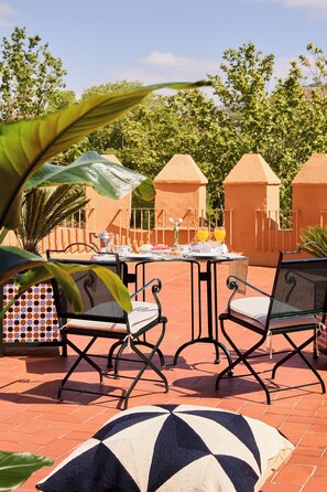 Phòng Suite, nhiều giường, không hút thuốc (Separate Living Room) | Hiên