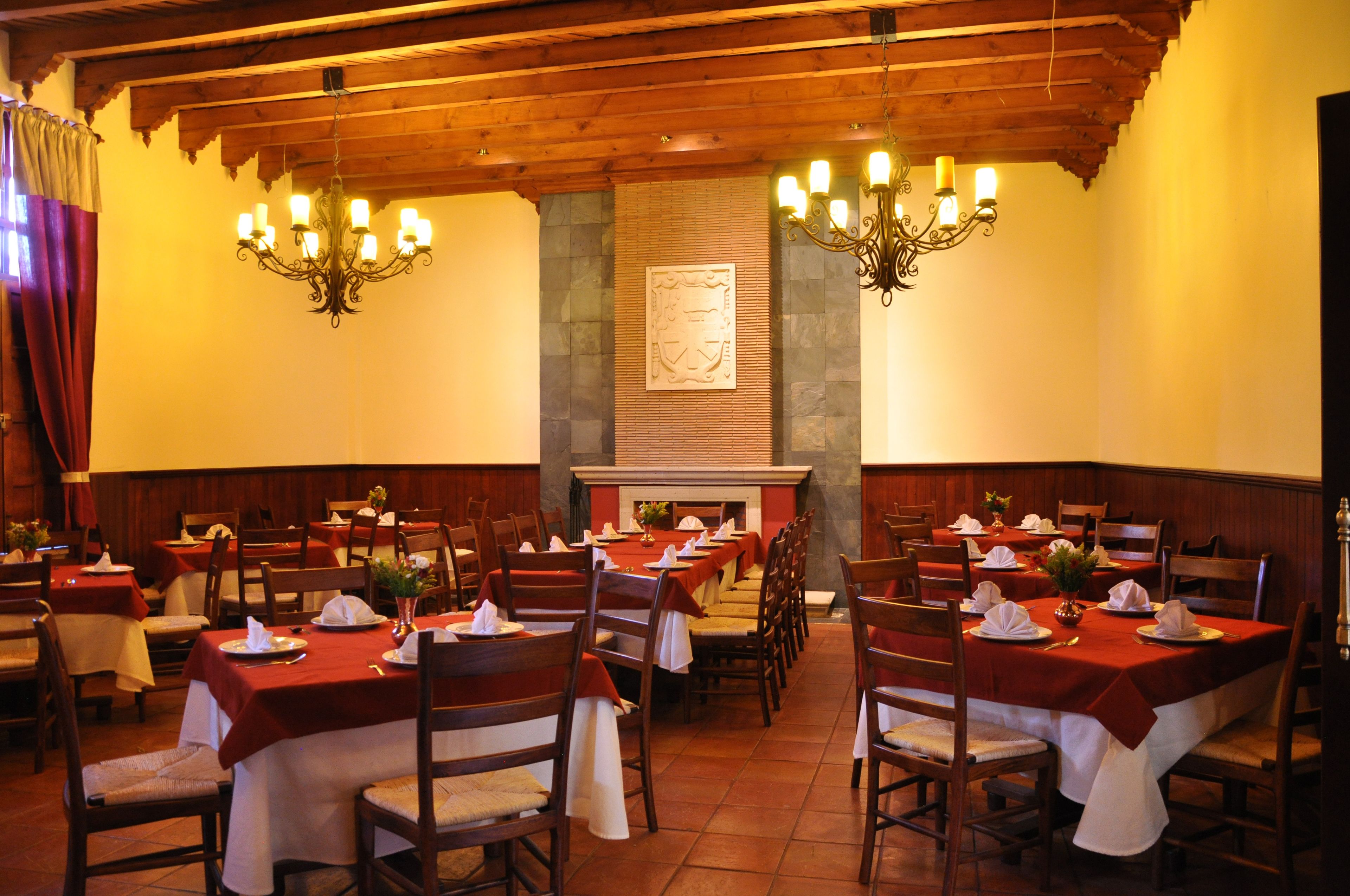 Se sirven desayunos, comidas, cenas y cocina regional 