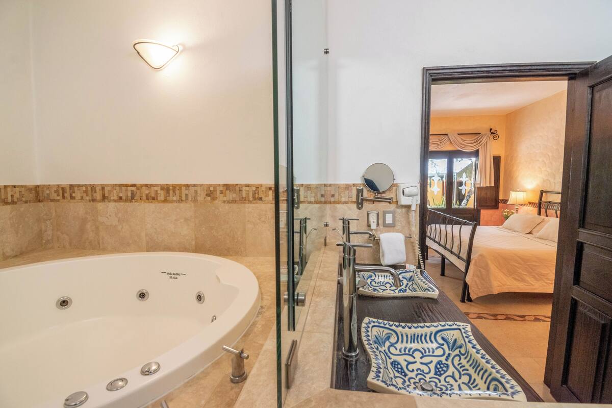 junior room | bathroom | separate bathtub and shower, jetted bath, hydromassage showerhead