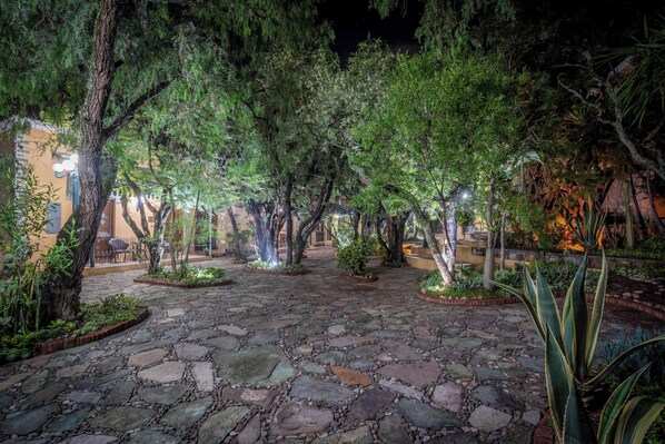 Junior Room, Hot Tub | Terrace/patio - Quinta Las Acacias (Guanajuato)