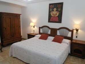 Standard Room, 1 King Bed