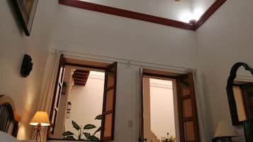 Habitación estándar (2 twin beds) | Escritorio, wifi gratis y ropa de cama