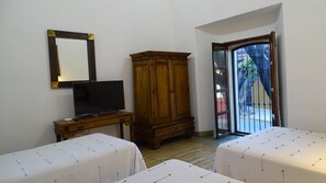 1 bedroom, desk, free WiFi, bed sheets