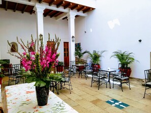 Café da manhã e almoço