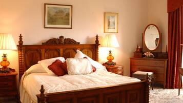 Egyptian cotton sheets, individually decorated, individually furnished
