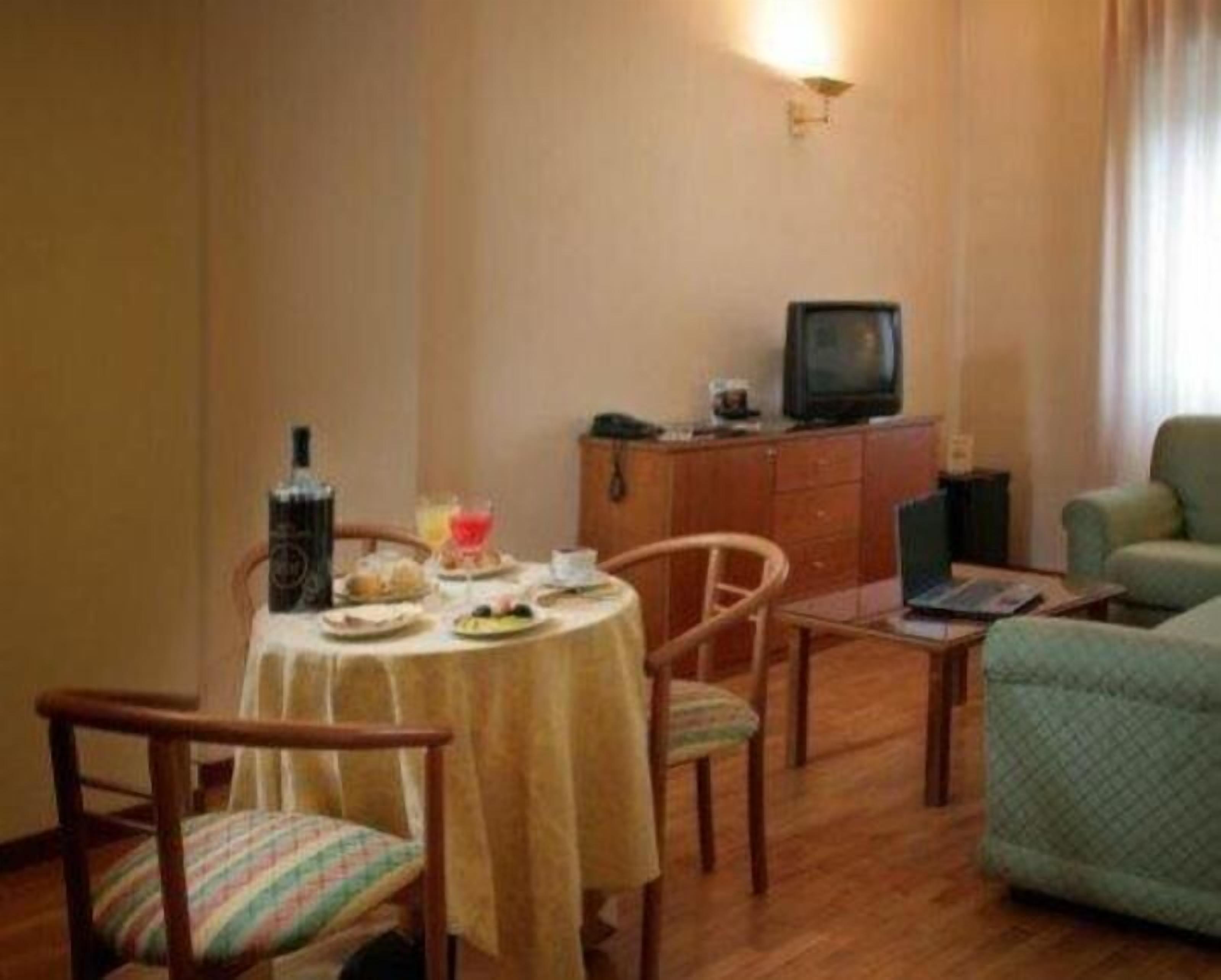 Dining | Breakfast, lunch, dinner served; Italian cuisine 