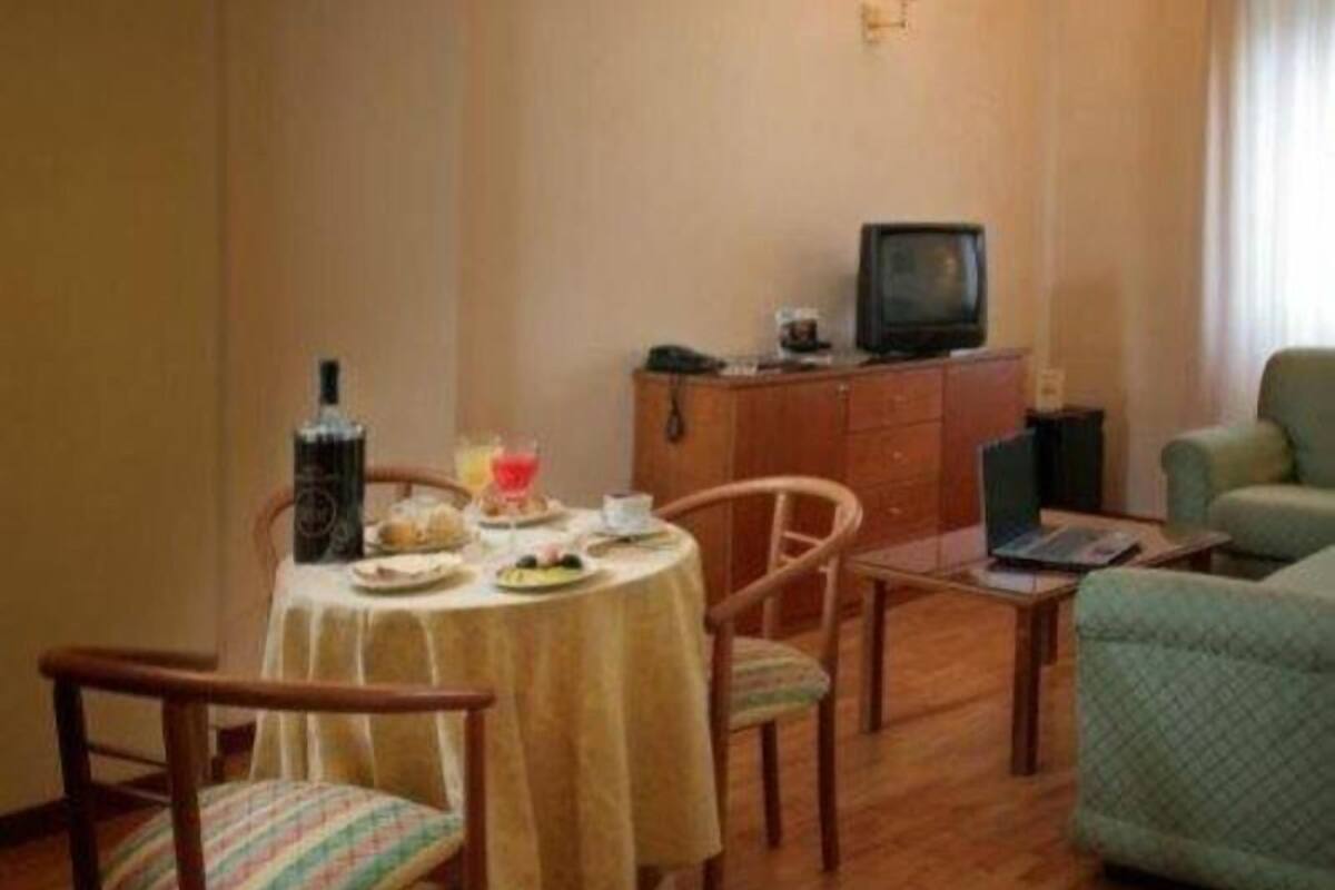 Dining | Breakfast, lunch, dinner served; Italian cuisine