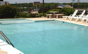 Pool - Scottish Inns (Commerce)