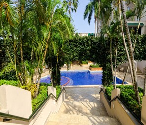 Hồ bơi ngoài trời 